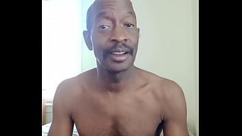 Play Dan st. louis black male bottom. flexing, playing with his ass. looking for masculine black men who are total tops only in the st. louis metro area 1