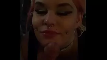 play Bbw prostituta "kj" chupa pau enquanto fala sobre seu primeiro boquete e muito mais!