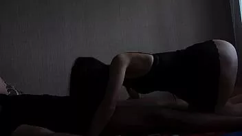play O fată nesățioasă îi face o muie prietenului soțului ei și i-a așezat fundul pe penis-4k