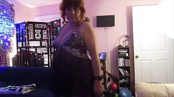 Abspielen Hotwife Steffi Purple Teddy Pussy Dance (Alt-Version)