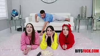 play Adikku bercinta denganku dan sahabat remajaku di malam film