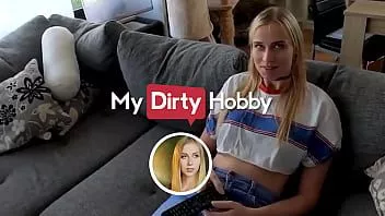 play (sirenasweet) war zuerst schüchtern, als ihr Stiefbruder sie um einen Blowjob bat, aber es gefiel ihr – mein schmutziges Hobby