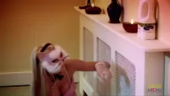 play تأثيري شقراء جبهة تحرير مورو الإسلامية يحصل على Facialized مع الديك
