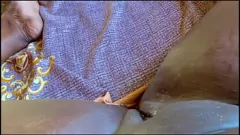 play Ebony Goddess se fait plaisir avec un gode: solo et sexy!