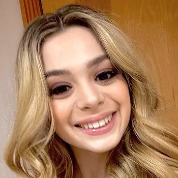 قناة Molly Little
